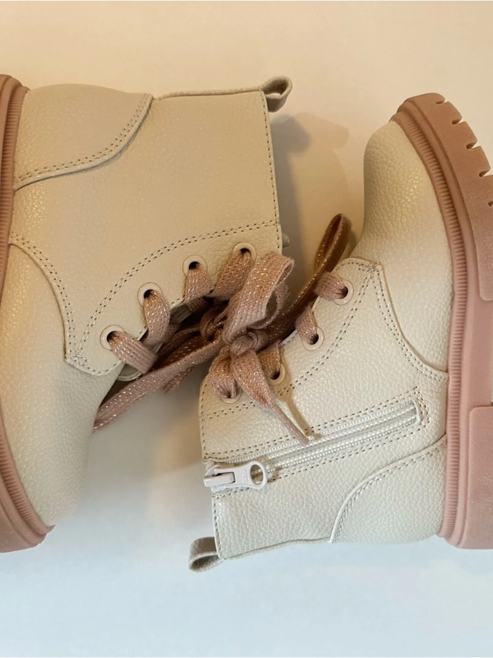 Cat & Jack Amaya Lace‑Up Combat Boots Ivory Pink Glitter Laces Girls Size 9‎